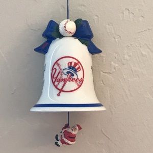 New York Yankees 2004 bell ornament